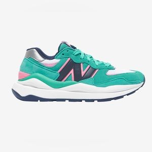 Women’s New Balance Sneakers: 57/40